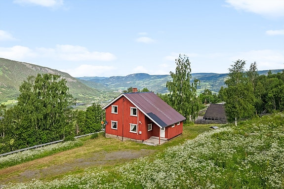 DNB Eiendom v/Kathrine Rosenvinge presenterer Sørbygdsvegen 307