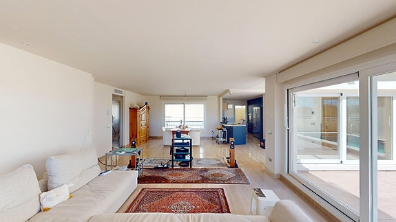 Eksklusiv penthouse med privat basseng og havutsikt   beliggende ved golfban