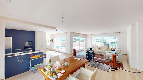 Eksklusiv penthouse med privat basseng og havutsikt   beliggende ved golfban