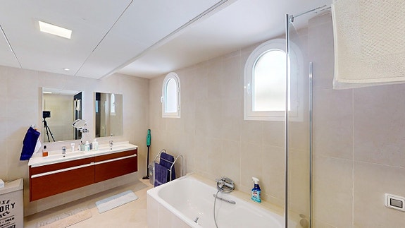 Eksklusiv penthouse med privat basseng og havutsikt   beliggende ved golfban