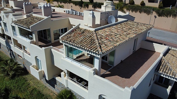 Eksklusiv penthouse med privat basseng og havutsikt   beliggende ved golfban