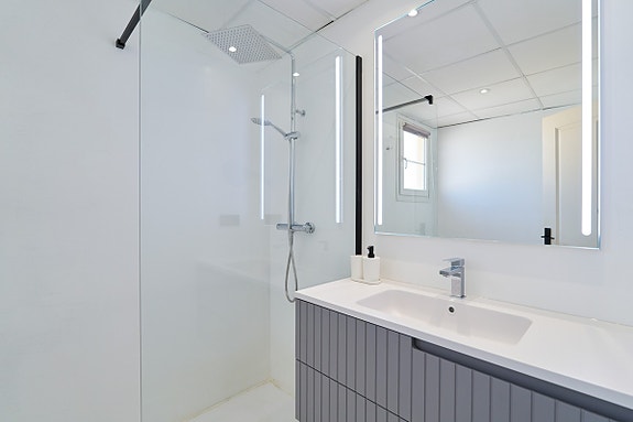 Moderne penthouse med 3 soverom og panoramautsikt - 5 minutter fra stranden i Cabopino