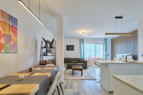 Moderne penthouse med 3 soverom og panoramautsikt - 5 minutter fra stranden i Cabopino