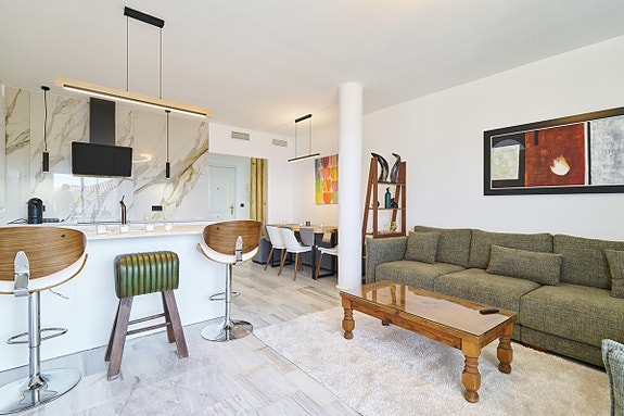 Moderne penthouse med 3 soverom og panoramautsikt - 5 minutter fra stranden i Cabopino