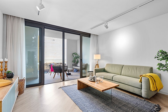 Møblert leilighet nær stranden - Felles takterrasse med basseng og fantastisk utsikt