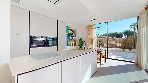 SOLGT! Fantastisk villa med 3 store soverom | Nydelig uteområde med stor tomt - god plass til venner og familie!