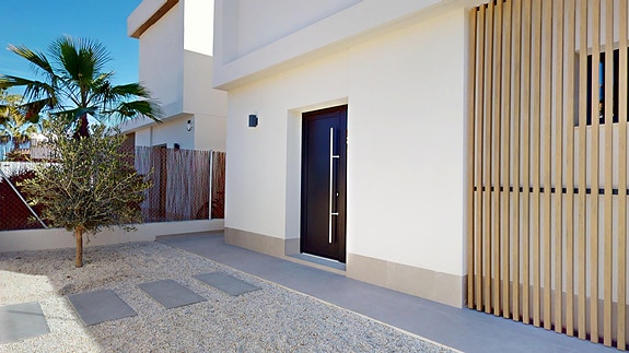 SOLGT! Fantastisk villa med 3 store soverom | Nydelig uteområde med stor tomt - god plass til venner og familie!