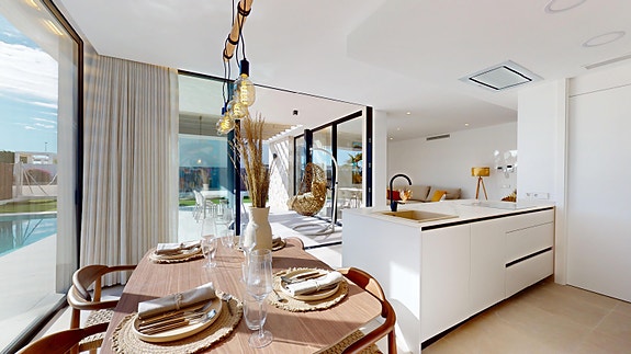 SOLGT! Fantastisk villa med 3 store soverom | Nydelig uteområde med stor tomt - god plass til venner og familie!