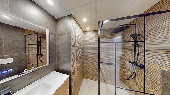 Nøkkelferdig! Ny moderne leilighet med romslig terrasse - Stil, komfort og attraktiv beliggenhet