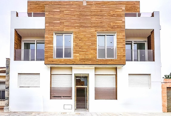 Nøkkelferdig! Ny moderne leilighet med 3 soverom - Privat hage med basseng