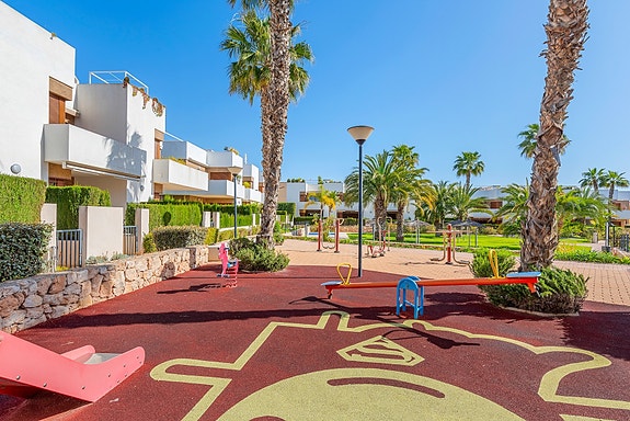 RESERVERT! Møblert leilighet med høy standard og attraktiv beliggenhet i La Zenia - Gangavstand til alt