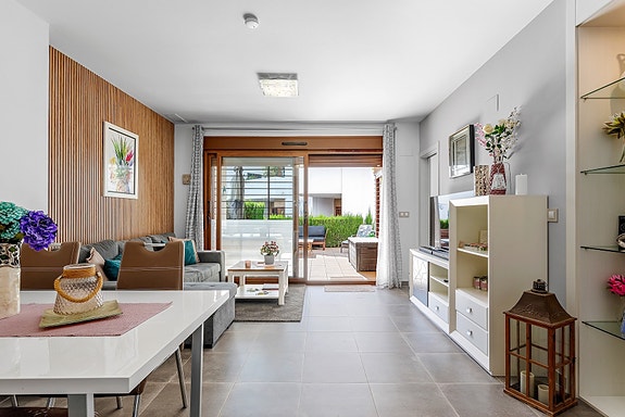 RESERVERT! Møblert leilighet med høy standard og attraktiv beliggenhet i La Zenia - Gangavstand til alt