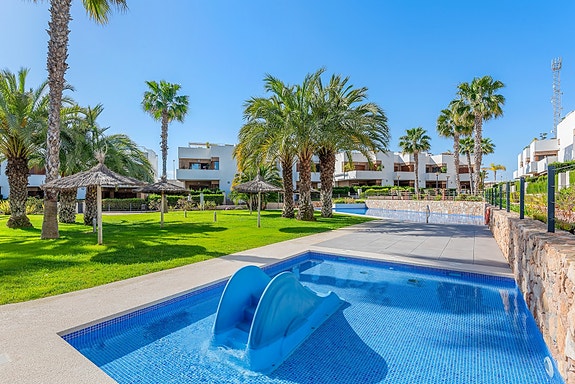 RESERVERT! Møblert leilighet med høy standard og attraktiv beliggenhet i La Zenia - Gangavstand til alt