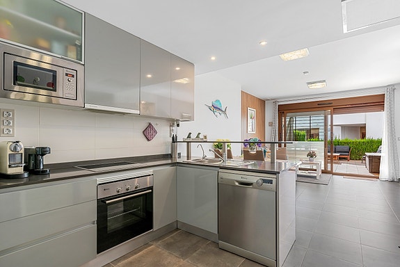 RESERVERT! Møblert leilighet med høy standard og attraktiv beliggenhet i La Zenia - Gangavstand til alt