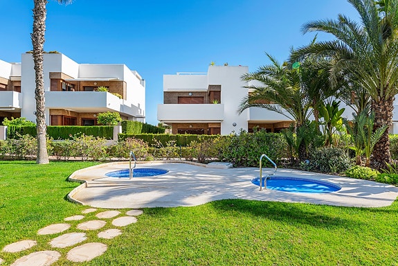 RESERVERT! Møblert leilighet med høy standard og attraktiv beliggenhet i La Zenia - Gangavstand til alt