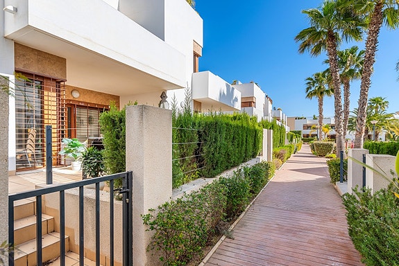 RESERVERT! Møblert leilighet med høy standard og attraktiv beliggenhet i La Zenia - Gangavstand til alt