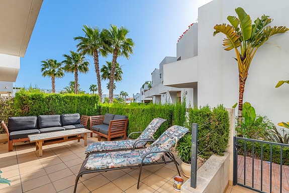 RESERVERT! Møblert leilighet med høy standard og attraktiv beliggenhet i La Zenia - Gangavstand til alt