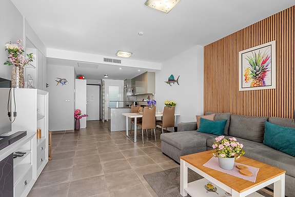 RESERVERT! Møblert leilighet med høy standard og attraktiv beliggenhet i La Zenia - Gangavstand til alt