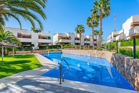 RESERVERT! Møblert leilighet med høy standard og attraktiv beliggenhet i La Zenia - Gangavstand til alt