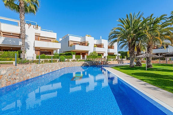 RESERVERT! Møblert leilighet med høy standard og attraktiv beliggenhet i La Zenia - Gangavstand til alt