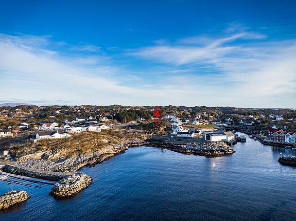 - PrivatMegleren v/Sunniva Kausland har gleden av å presentere denne flotte tomten med en idyllisk beliggenhet på Hellesøy -