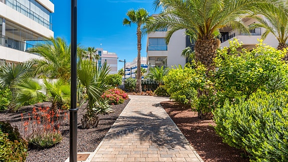 Penthouseleilighet med 3 soverom, stor takterrasse og panoramautsikt - Attraktive fellesområder med oppvarmet basseng