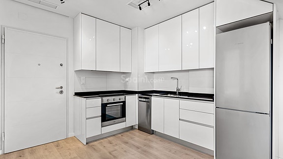 Penthouseleilighet med 3 soverom, stor takterrasse og panoramautsikt - Attraktive fellesområder med oppvarmet basseng