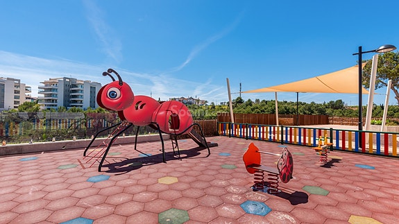 Penthouseleilighet med 3 soverom, stor takterrasse og panoramautsikt - Attraktive fellesområder med oppvarmet basseng