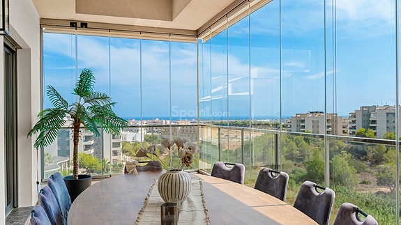 Penthouseleilighet med 3 soverom, stor takterrasse og panoramautsikt - Attraktive fellesområder med oppvarmet basseng