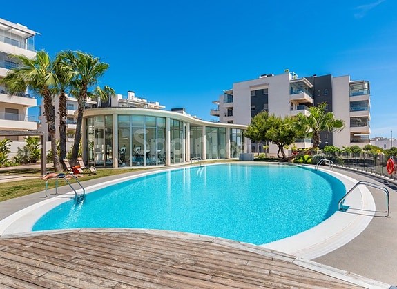 Penthouseleilighet med 3 soverom, stor takterrasse og panoramautsikt - Attraktive fellesområder med oppvarmet basseng