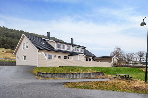 Velkommen til Øvstevegen 34 presentert av Torstein Drevik v/Notar