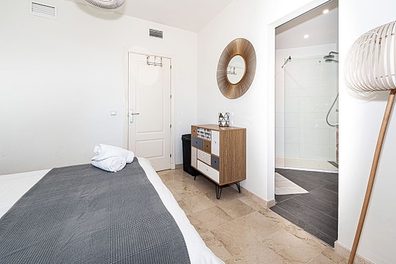 Eksklusiv toppleilighet rett ved stranden i Casares del Mar - Totalrenovert med store terrasser og panoramautsikt