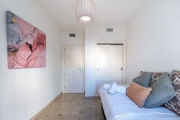 Eksklusiv toppleilighet rett ved stranden i Casares del Mar - Totalrenovert med store terrasser og panoramautsikt