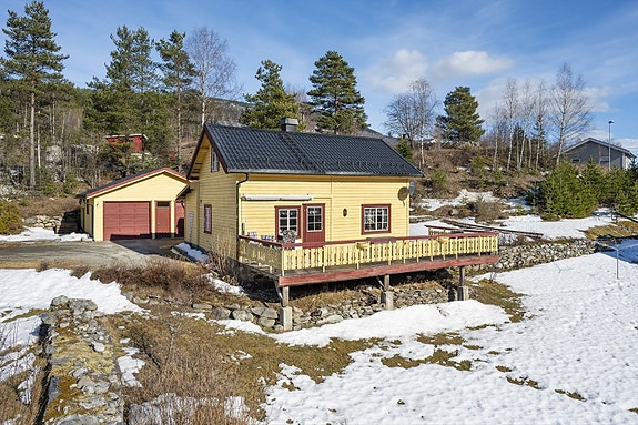 Eiendomsmegler 1 v/Unni Rolstad ønsker velkommen til Røsslyngvegen 1!