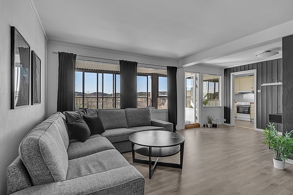 Velkommen til Skuteveien 6B - Flott 3-roms leilighet med fantastiske sol- og utsiktsforhold