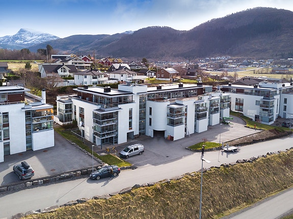 Velkommen til Øvstetegane 3 - Presentert av Møremegling ved Nils Arne Riise, Eiendomsmegler MNEF