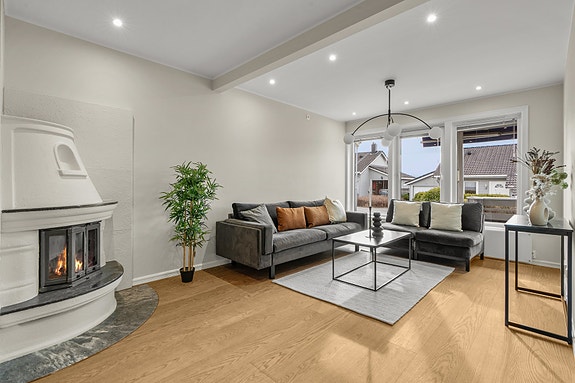 Velkommen til Lensmann Haaversens vei 148 og denne lekre, nyoppussete leiligheten med høy standard.