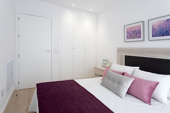 Kun 1 igjen! Rekkehus med 3 soverom | Stor terrasse og takterrasse | Hage og privat basseng