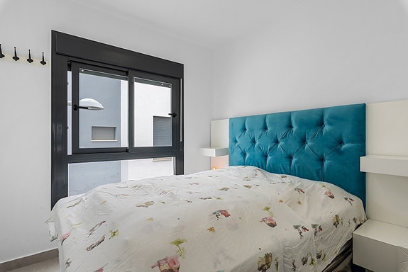 Toppleilighet med 3 soverom og takterrasse | Flotte fellesområder | Parkering og bod | Møblert og klar for innflyttning