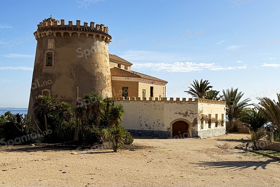 Toppleilighet med 3 soverom og takterrasse | Flotte fellesområder | Parkering og bod | Møblert og klar for innflyttning