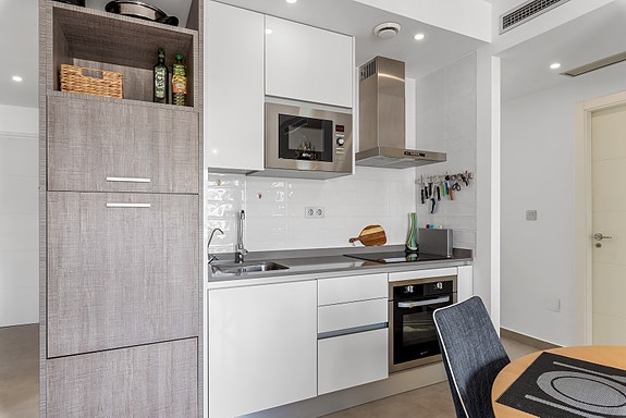 Toppleilighet med 3 soverom og takterrasse | Flotte fellesområder | Parkering og bod | Møblert og klar for innflyttning