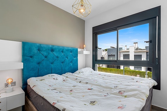 Toppleilighet med 3 soverom og takterrasse | Flotte fellesområder | Parkering og bod | Møblert og klar for innflyttning