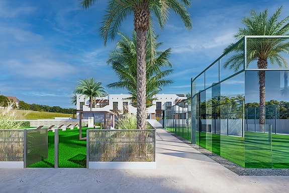 Nyhet | Kun 150 m til flott strand | Moderne penthouse-leilighet med havutsikt | Takterrasse | Flotte fellesområder