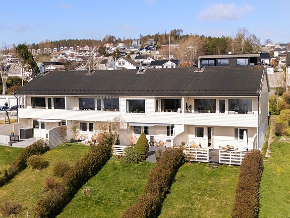Flott enderekkehus med nydelig utsikt!