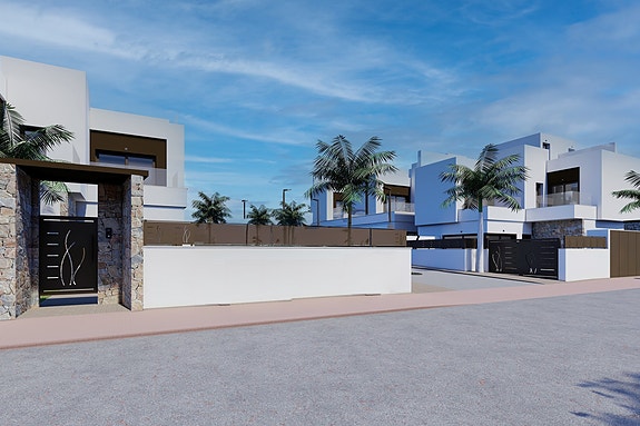 SOLGT!  Bolig med takterrasse | 3 soverom og 3 bad | God uteplass med eget basseng | Uinnredet underetasje