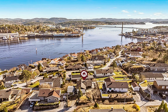 Aktiv Eiendomsmegling v/ Barbro Trotland presenterer Enerveien 4!