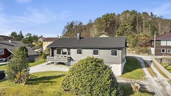 - W eiendomsmegling har gleden av å presentere Kleiva 37 -