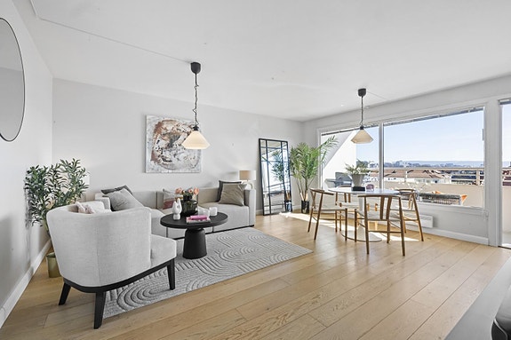 Kristoffer M. Zaar Abrahamsen ønsker velkommen til Kristiansands gate 12C!