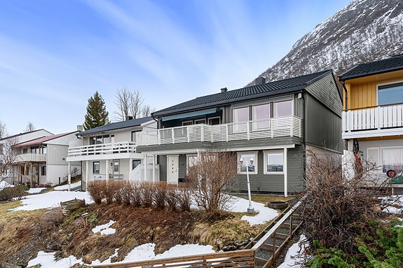 Velkommen til Venusvegen 26 - Presentert av Jonas Bergersen ved Sne Eiendomsmegling.