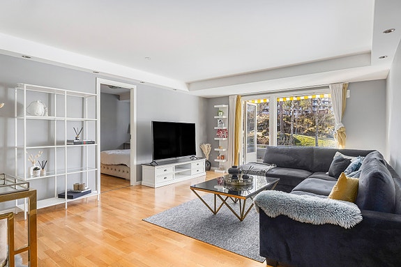 Ali Hashmi v/EIE eiendomsmegling har gleden av å presentere Ragnhild Schibbyes vei 60 - perfekt for deg som er på jakt etter en større leilighet med god plass til familien!